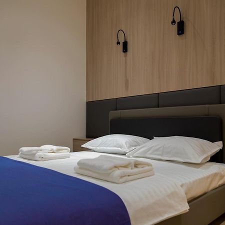 Hotel Iris Tashkent Exterior photo